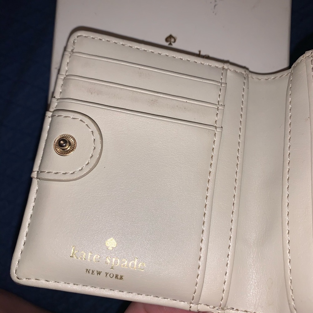 ✨ Kate Spade Wallet - Picture 3 of 7